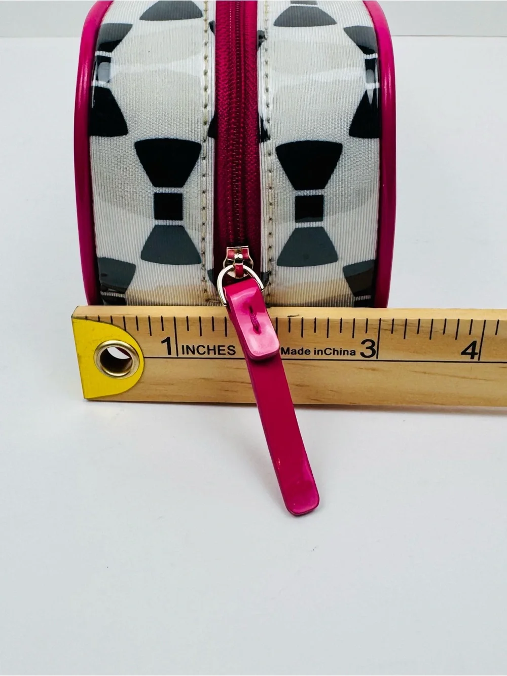 Kate Spade 2 piece set Whitehall Court Colin Make-Up Cosmetics Travel Bags.